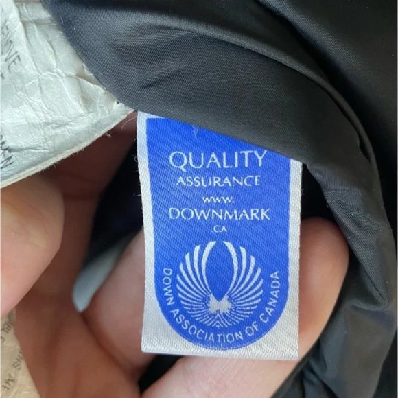 Authentic Canada Goose (Montebello) - Picture 5 of 8